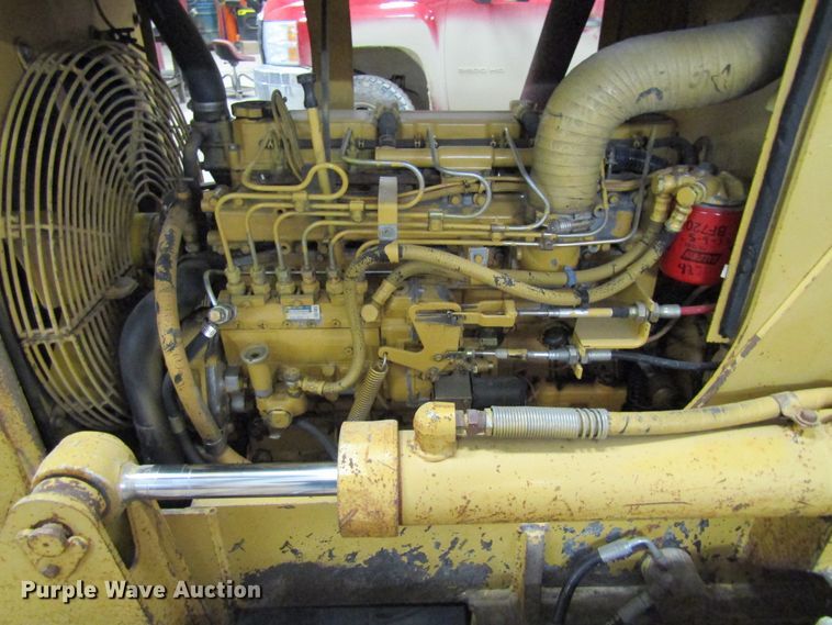 image for item FD9383 1994 Caterpillar D4C Series III dozer