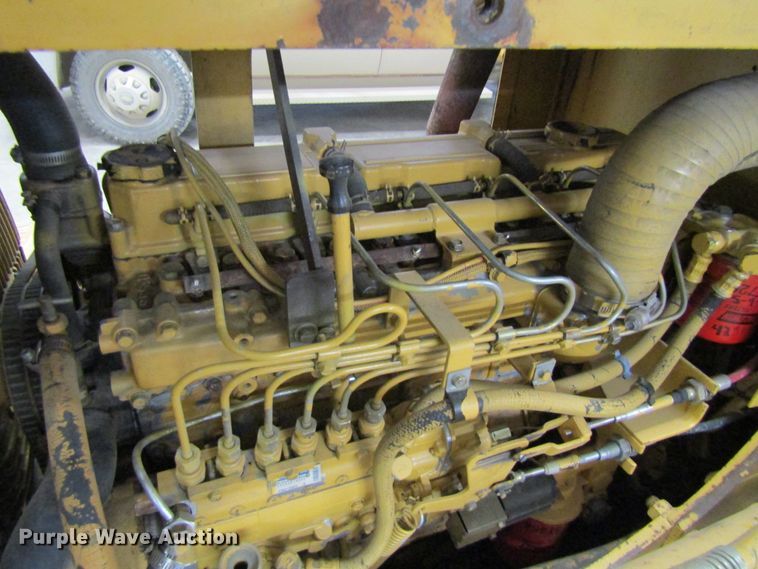 image for item FD9383 1994 Caterpillar D4C Series III dozer