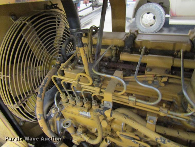 image for item FD9383 1994 Caterpillar D4C Series III dozer