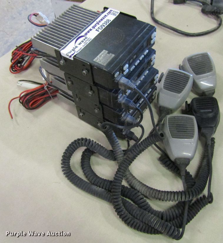 image for item FD9388 (4) Kenwood TK-762HG two way radios