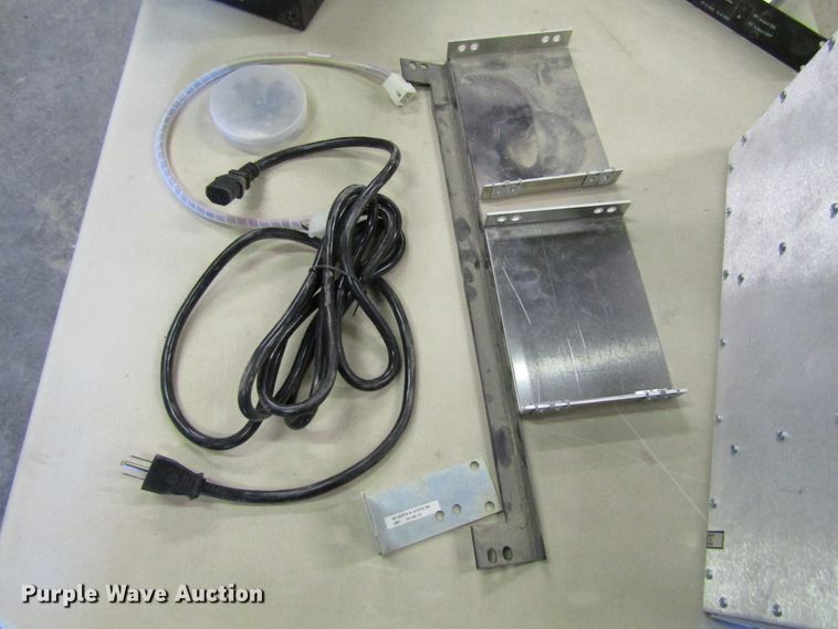 image for item FD9389 2011 Harris Corporation Mastr III radio repeater base station