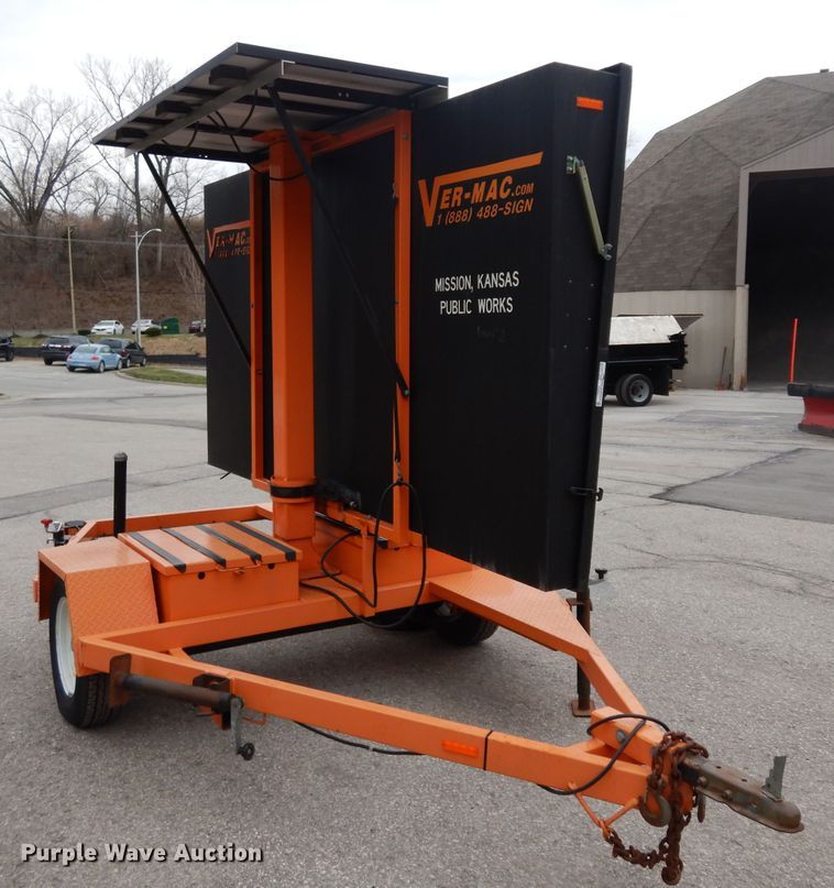 image for item FD9911 2005 VerMac message board trailer