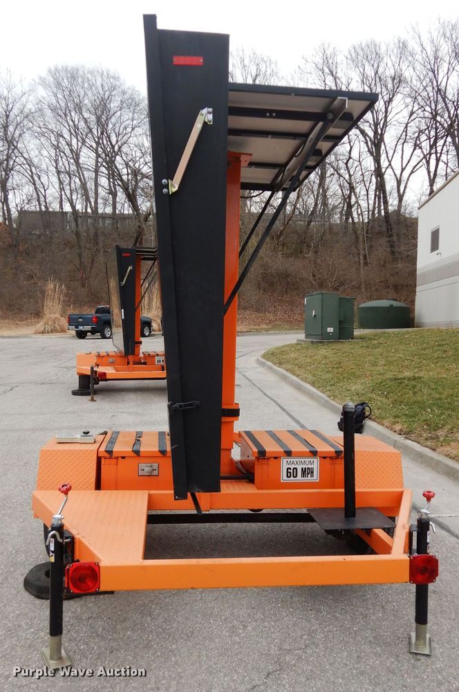 image for item FD9911 2005 VerMac message board trailer