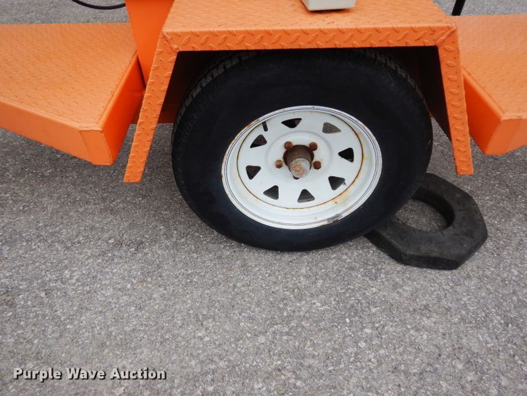 image for item FD9911 2005 VerMac message board trailer