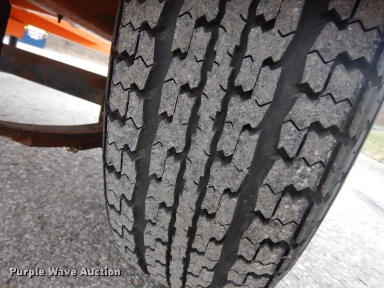 image for item FD9911 2005 VerMac message board trailer