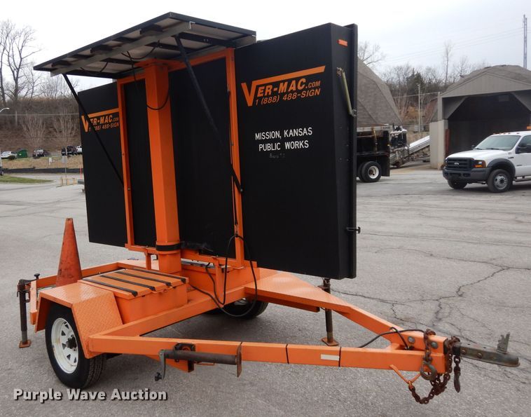 image for item FD9912 2005 VerMac message board trailer
