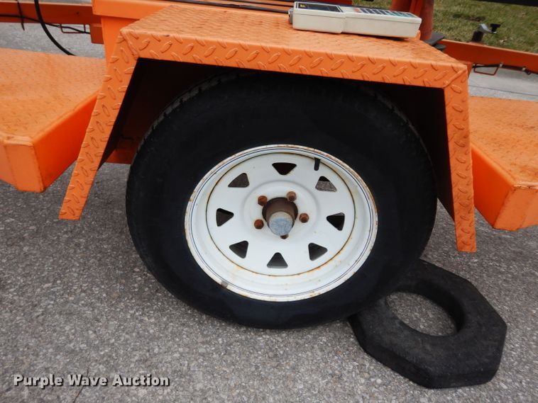 image for item FD9912 2005 VerMac message board trailer