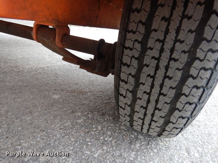 image for item FD9912 2005 VerMac message board trailer