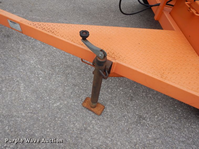 image for item FD9912 2005 VerMac message board trailer