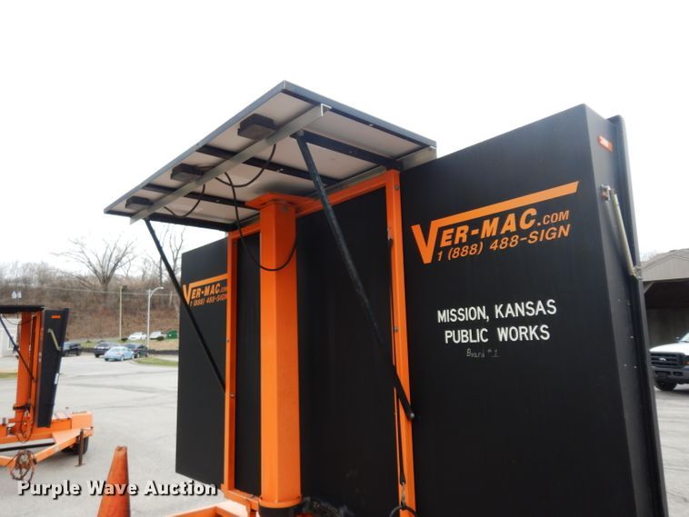 image for item FD9912 2005 VerMac message board trailer