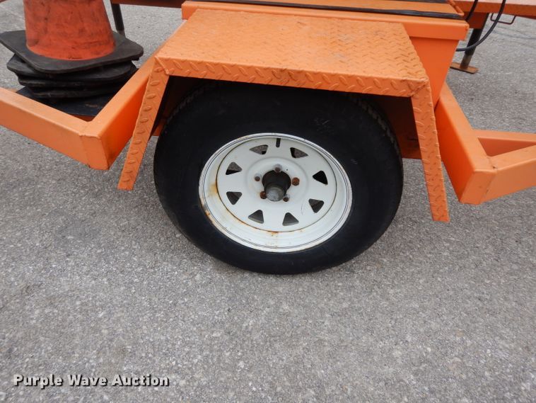 image for item FD9912 2005 VerMac message board trailer