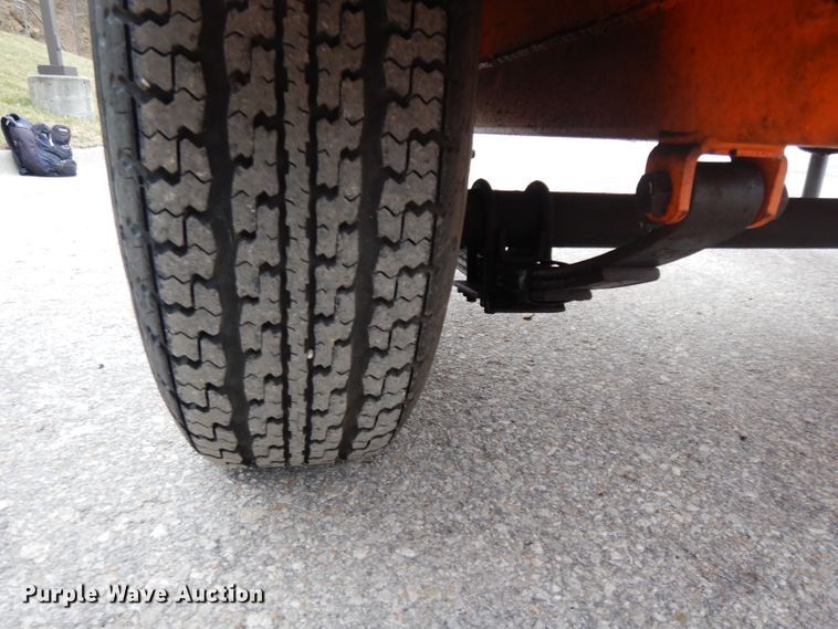 image for item FD9912 2005 VerMac message board trailer