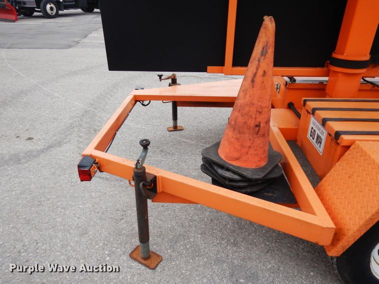 image for item FD9912 2005 VerMac message board trailer