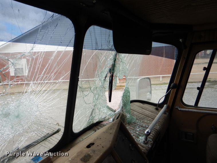 image for item FF9119 1989 Federal Motors pumper fire truck