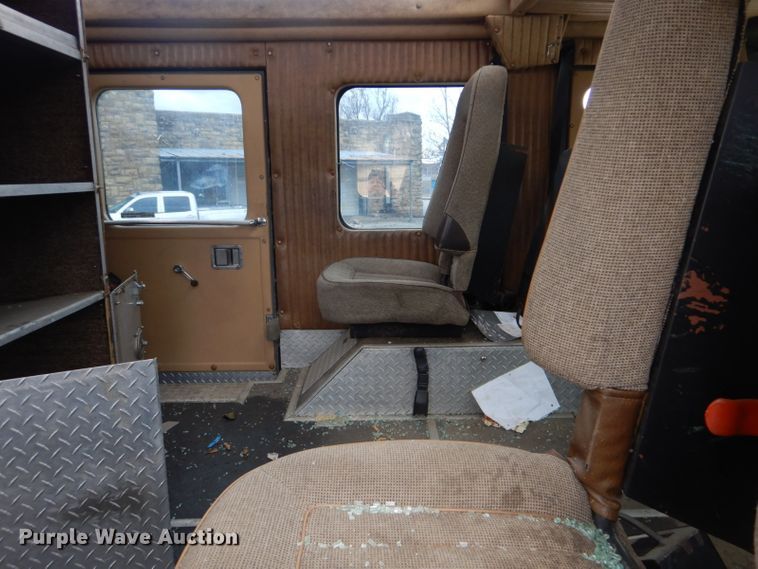 image for item FF9119 1989 Federal Motors pumper fire truck