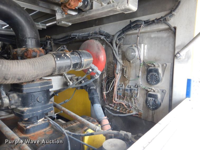 image for item FF9119 1989 Federal Motors pumper fire truck