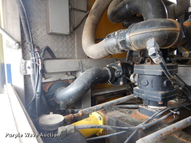 image for item FF9119 1989 Federal Motors pumper fire truck