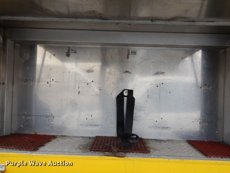 image for item FF9119 1989 Federal Motors pumper fire truck