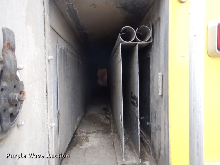 image for item FF9119 1989 Federal Motors pumper fire truck