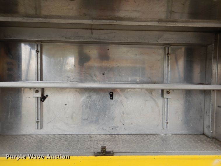 image for item FF9119 1989 Federal Motors pumper fire truck