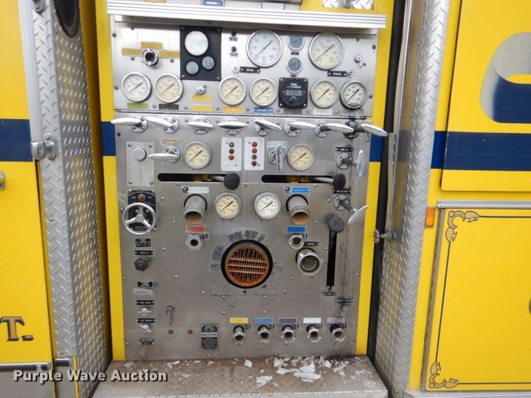 image for item FF9119 1989 Federal Motors pumper fire truck