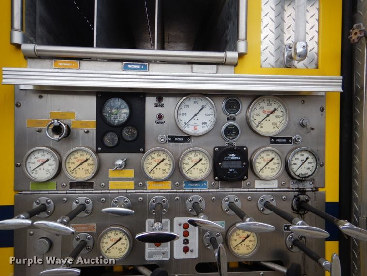 image for item FF9119 1989 Federal Motors pumper fire truck