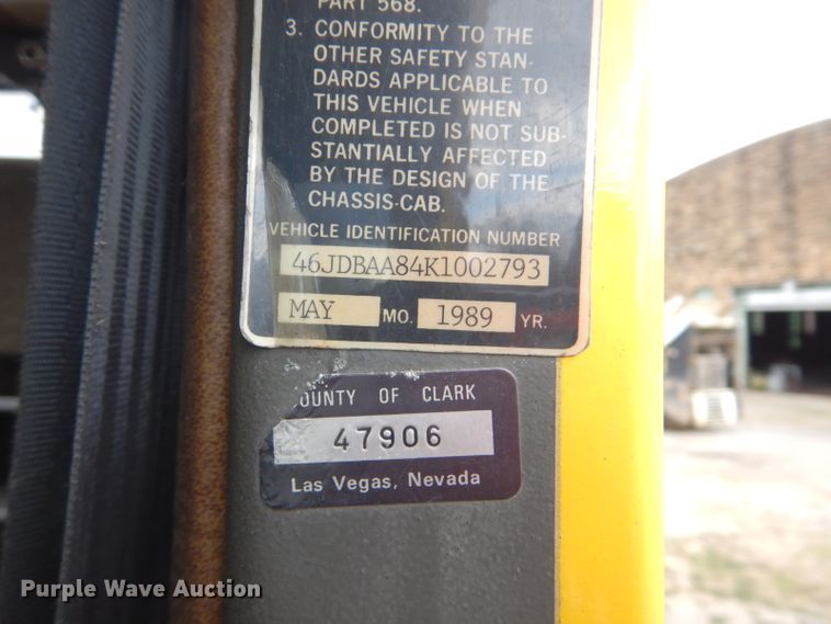 image for item FF9119 1989 Federal Motors pumper fire truck