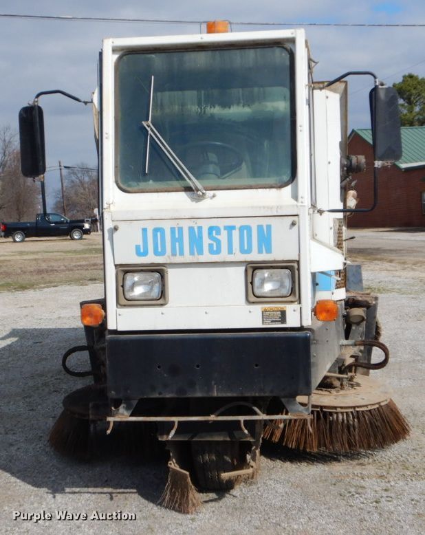 image for item FF9121 1992 Johnston Vanguard V3000SP street sweeper