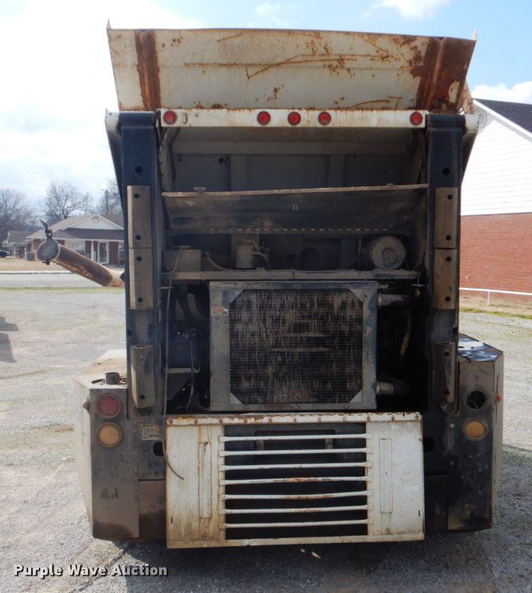 image for item FF9121 1992 Johnston Vanguard V3000SP street sweeper