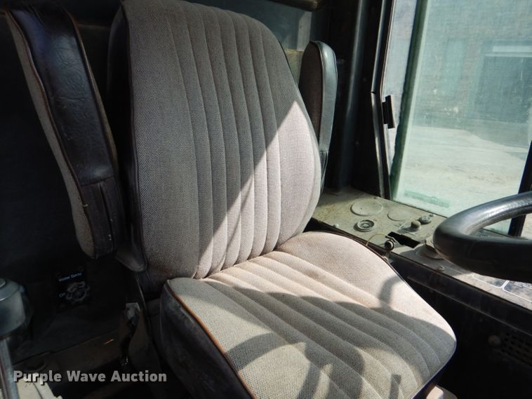 image for item FF9121 1992 Johnston Vanguard V3000SP street sweeper