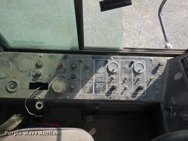 image for item FF9121 1992 Johnston Vanguard V3000SP street sweeper