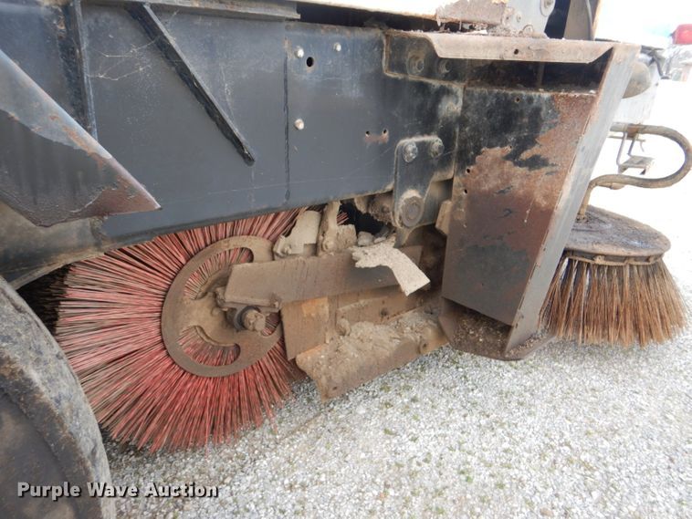 image for item FF9121 1992 Johnston Vanguard V3000SP street sweeper