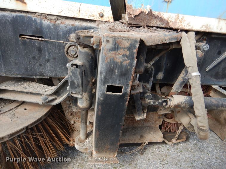 image for item FF9121 1992 Johnston Vanguard V3000SP street sweeper