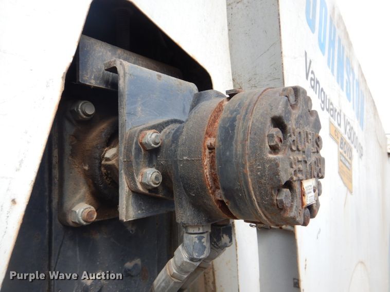 image for item FF9121 1992 Johnston Vanguard V3000SP street sweeper