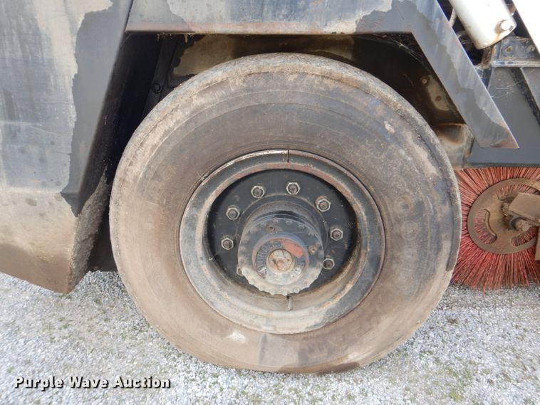 image for item FF9121 1992 Johnston Vanguard V3000SP street sweeper