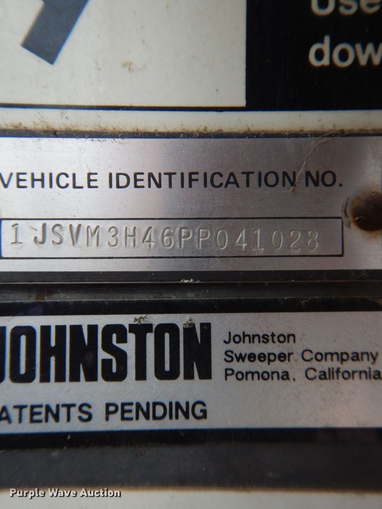 image for item FF9121 1992 Johnston Vanguard V3000SP street sweeper