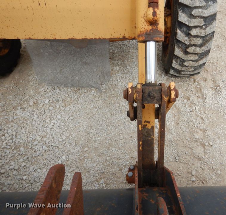 image for item GB9813 Ford 545D industrial tractor