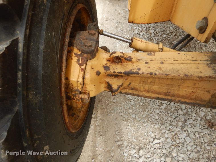 image for item GB9813 Ford 545D industrial tractor