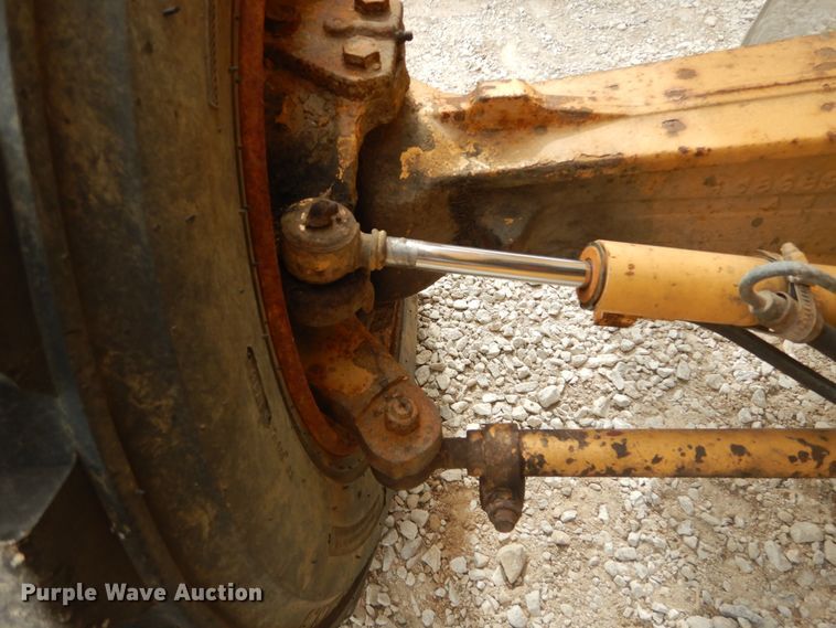 image for item GB9813 Ford 545D industrial tractor