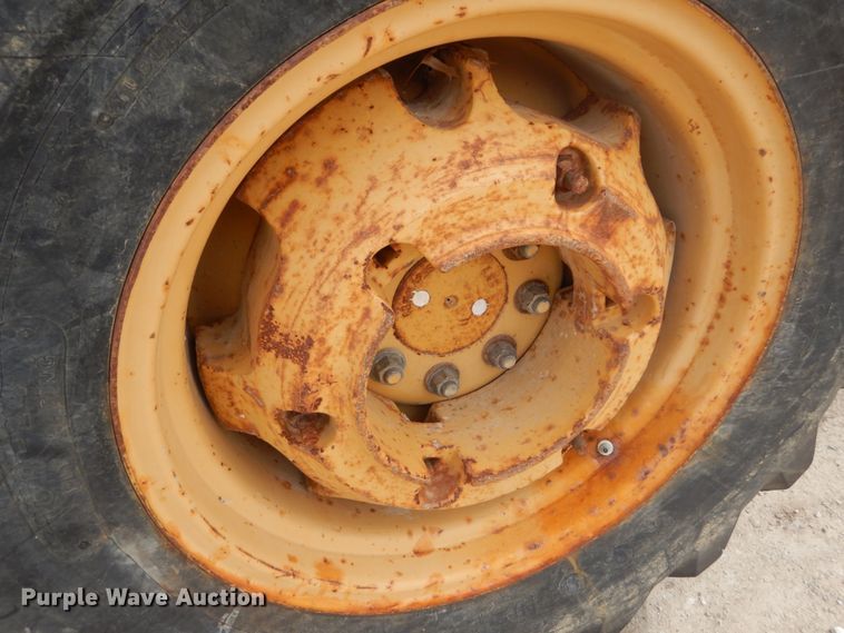 image for item GB9813 Ford 545D industrial tractor