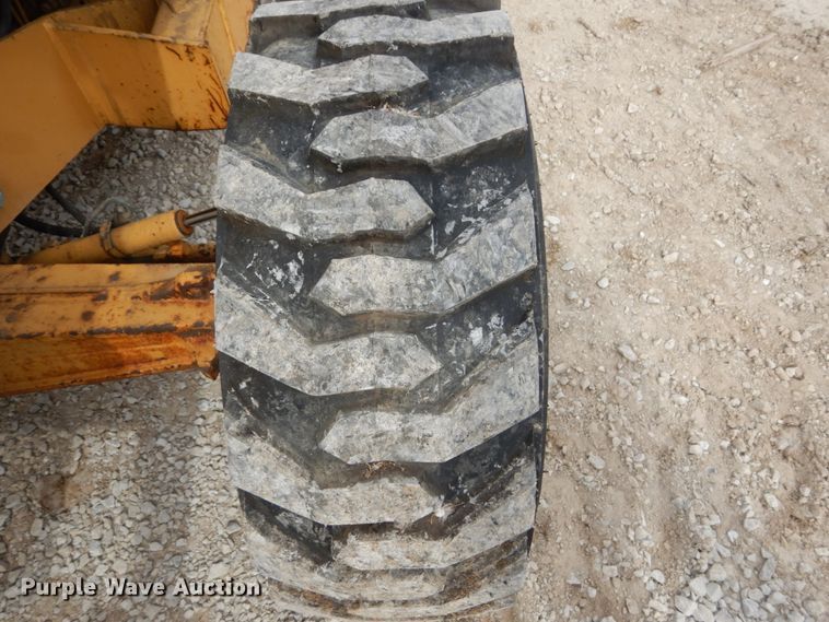 image for item GB9813 Ford 545D industrial tractor