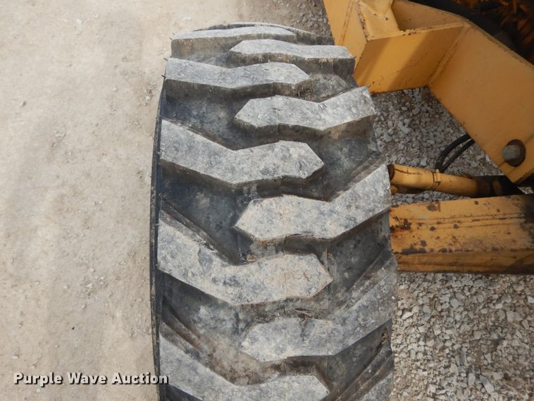 image for item GB9813 Ford 545D industrial tractor