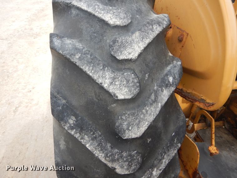 image for item GB9813 Ford 545D industrial tractor