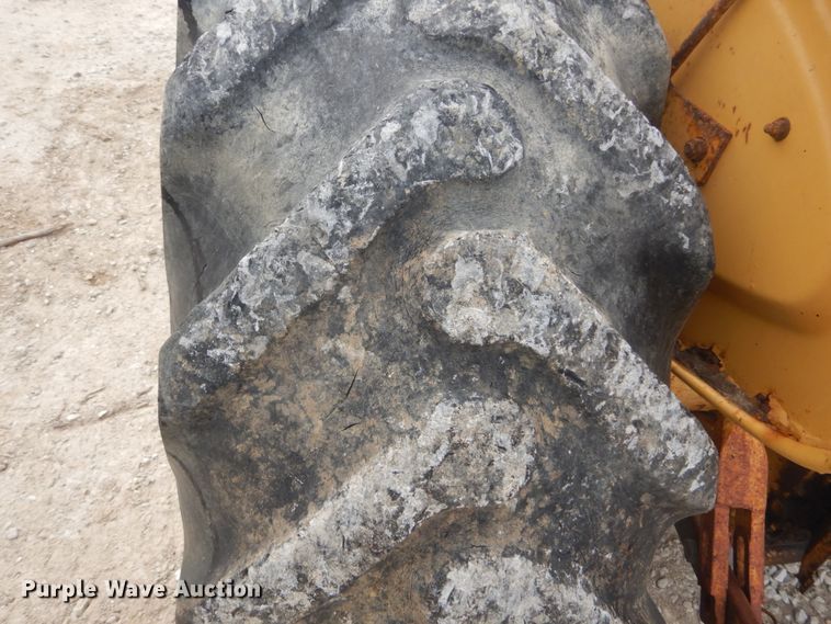 image for item GB9813 Ford 545D industrial tractor