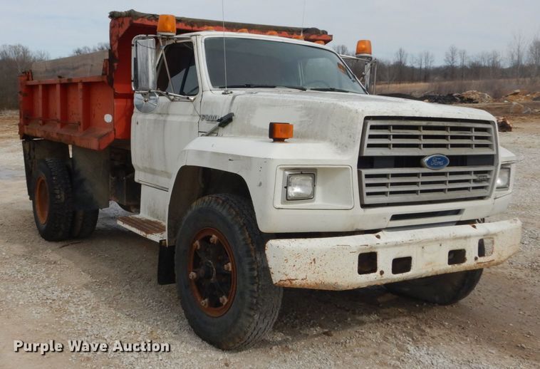 image for item GB9814 1988 Ford F800 dump truck