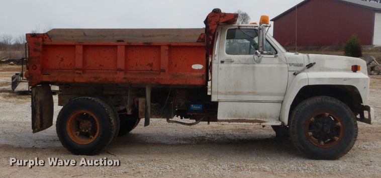 image for item GB9814 1988 Ford F800 dump truck