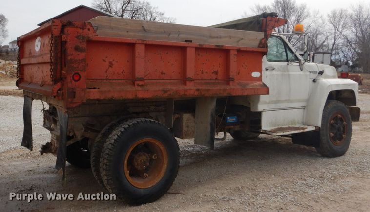 image for item GB9814 1988 Ford F800 dump truck