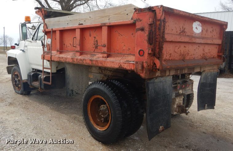 image for item GB9814 1988 Ford F800 dump truck