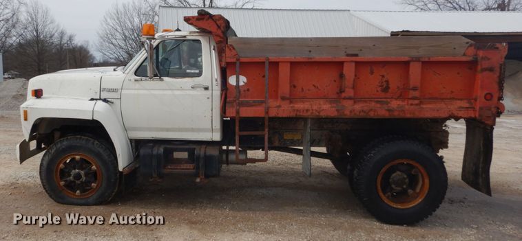 image for item GB9814 1988 Ford F800 dump truck
