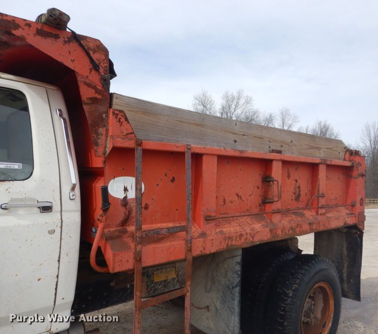 image for item GB9814 1988 Ford F800 dump truck